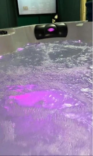 Suite And Jacuzzi Toulouse 0*,