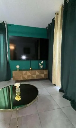 Suite And Jacuzzi Toulouse 0*,