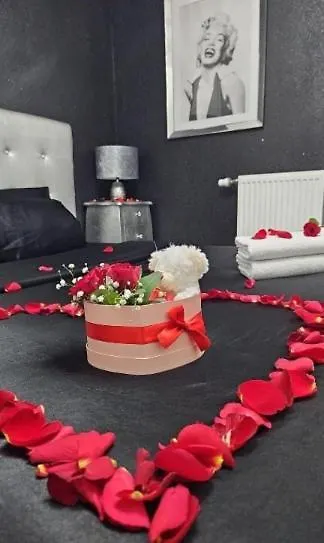 Suite And Jacuzzi Toulouse 0*,  França